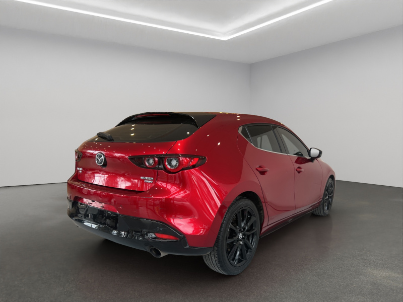 Mazda Mazda 3 5 pts. HB Signature, 2.5T, TA, piel, s. Bose, RA-18, 4x4 2023